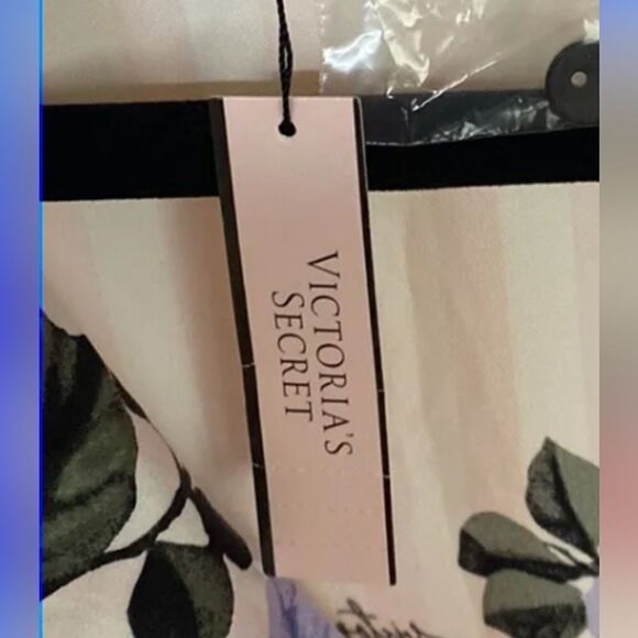 Victoria’s Secret Pink shorts pajamas floral print size XL NEW Romper pocket - Picture 13 of 13